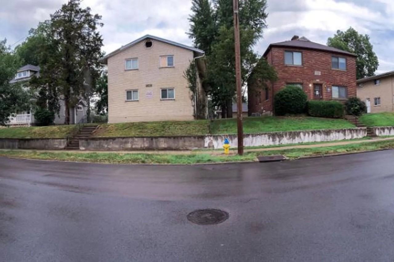 435 Irving Ave - Photo 3 of 16