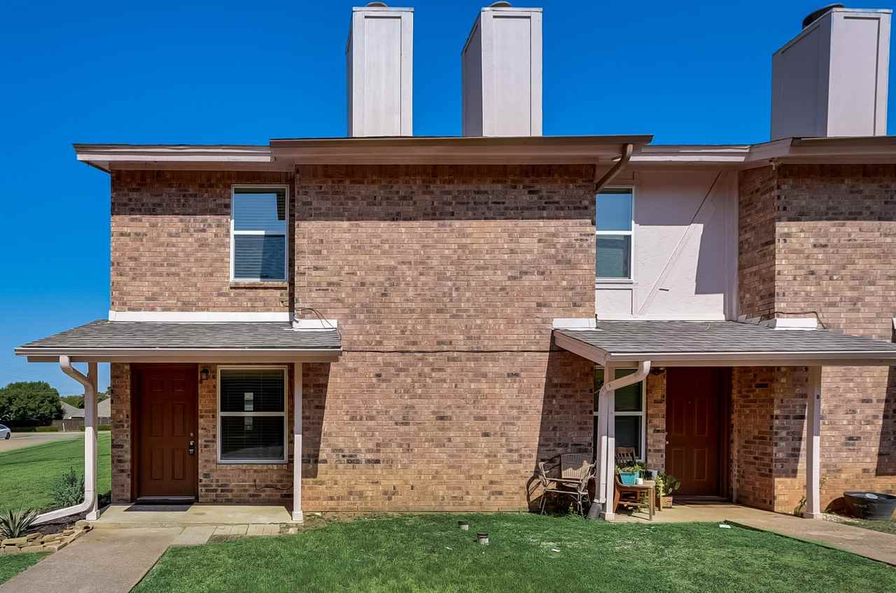 105 Wildwood Ct - Photo 3 of 17