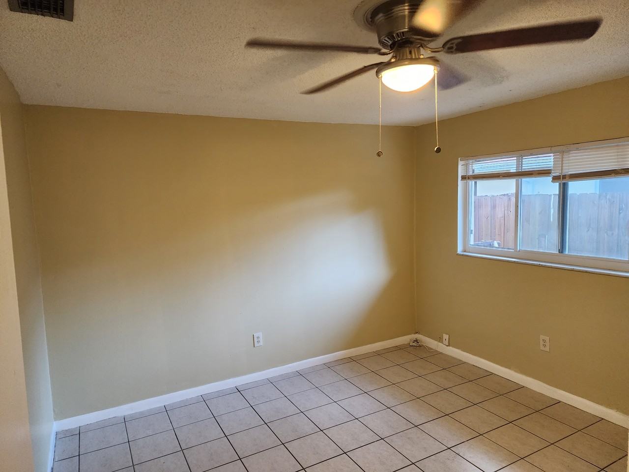 1516 43rd Ave #1516 - Photo 2 of 7