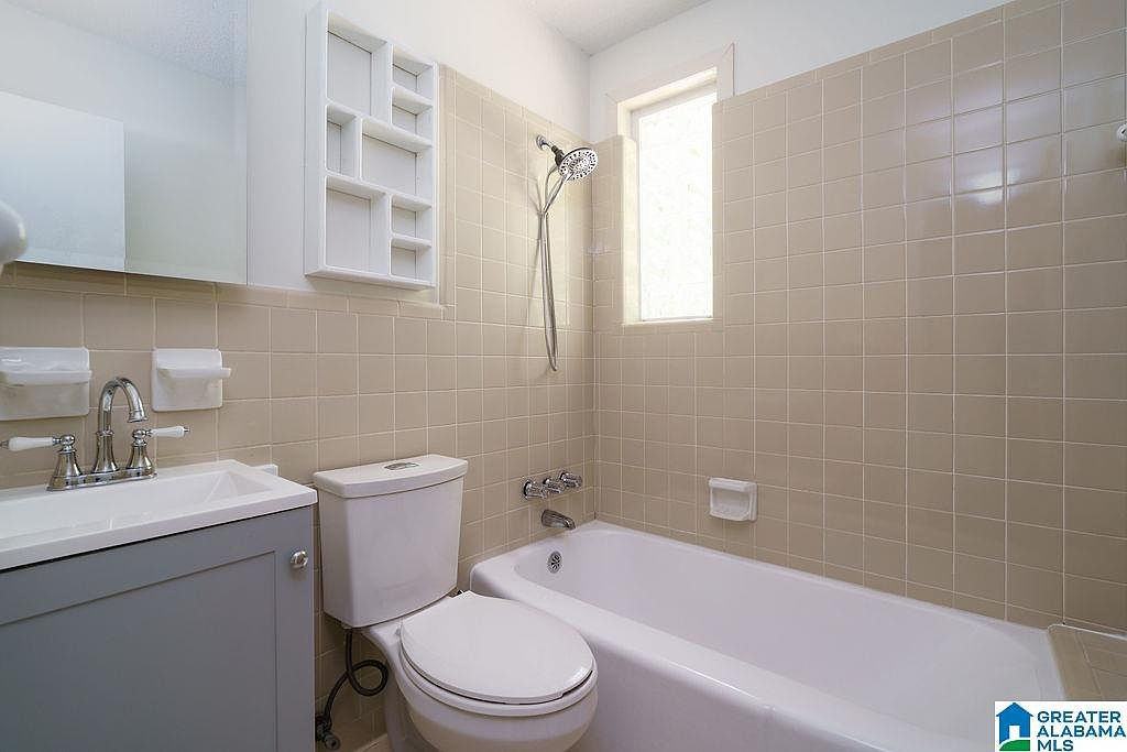 620 Royal St #NA - Photo 3 of 7