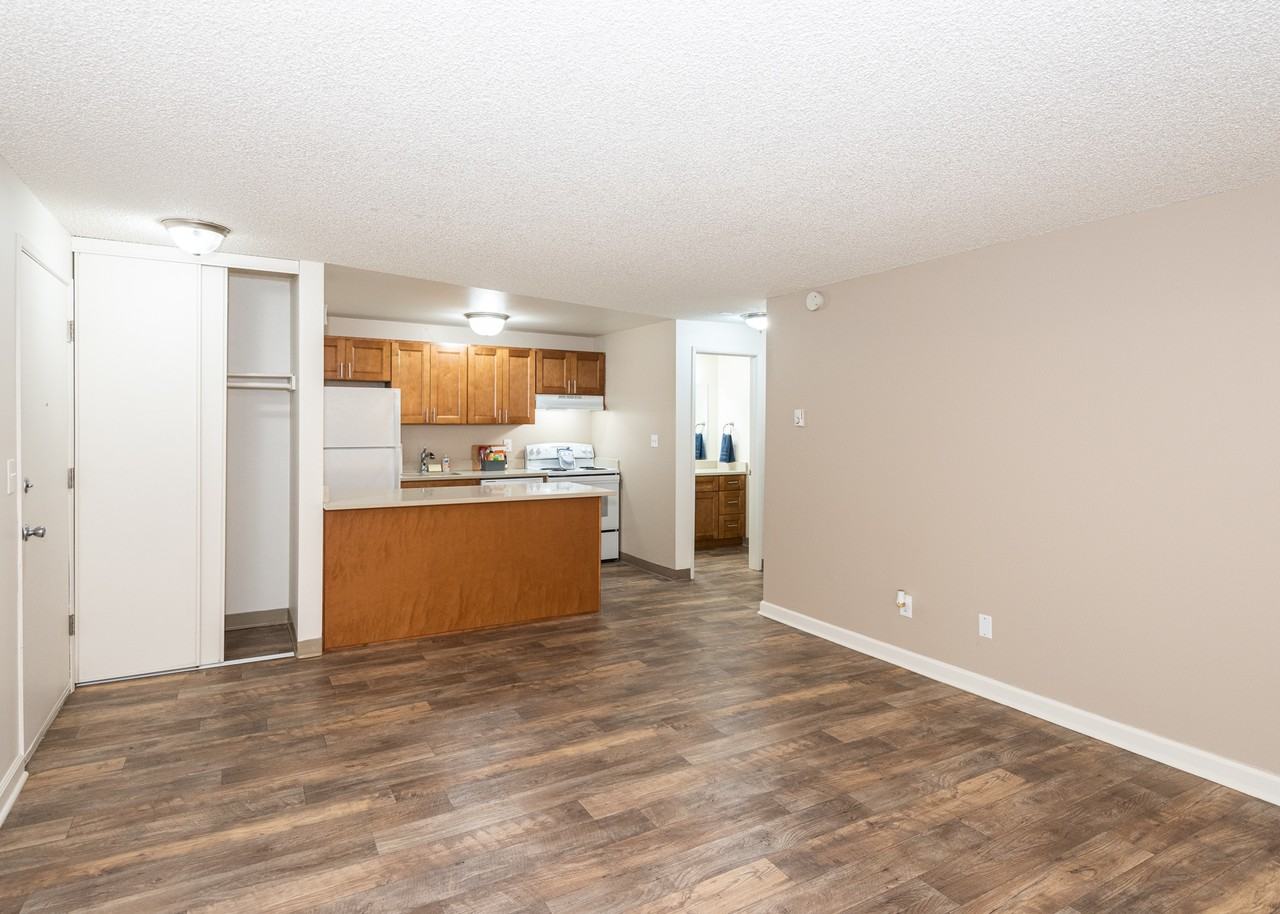 Creekside Commons Apartments - Photo 4 of 29