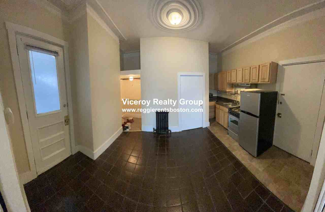 Dorchester St #1A - Photo 5 of 11