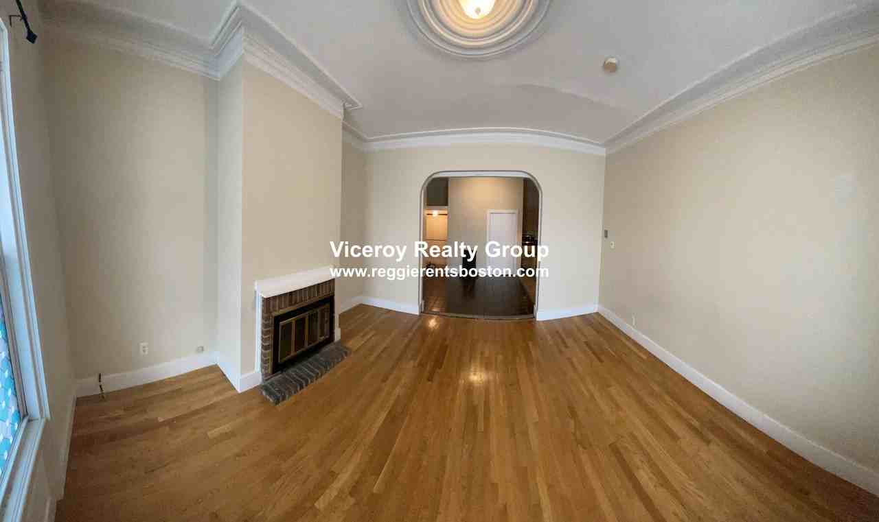 Dorchester St #1A - Photo 6 of 11