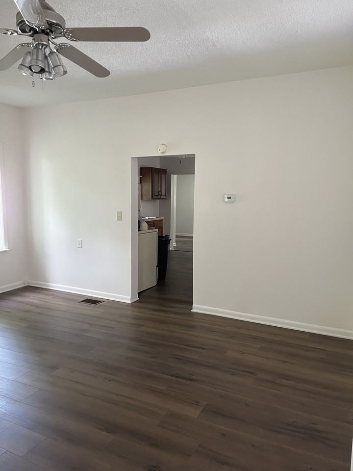 408 W Washington St #NA - Photo 2 of 3