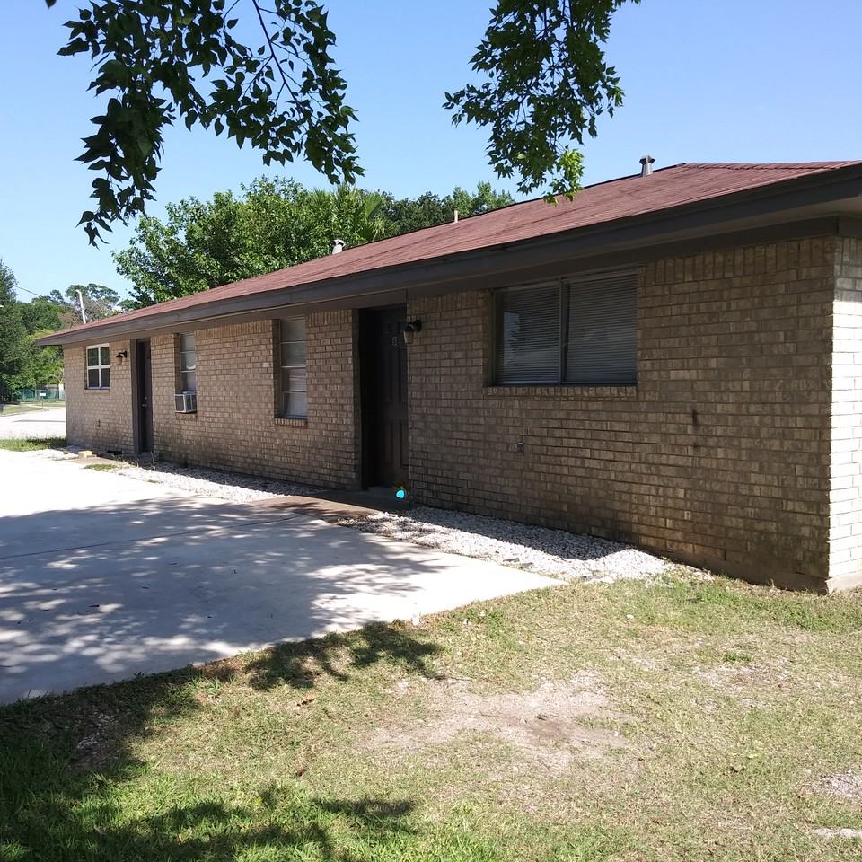 4013 Amoor Avenue #A - Photo 3 of 17