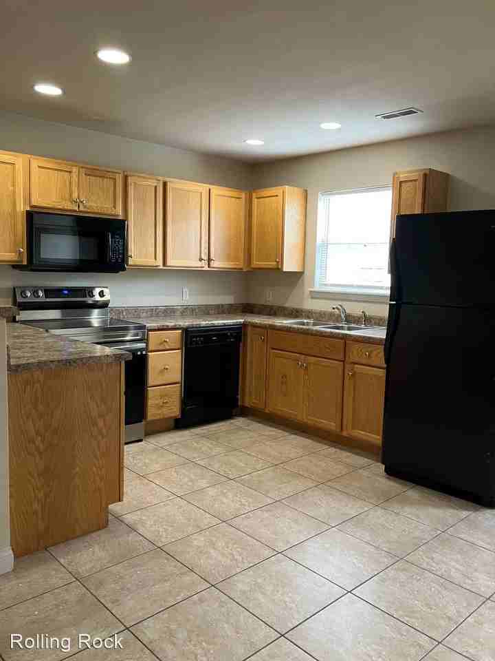 Rolling Rock - Photo 3 of 34