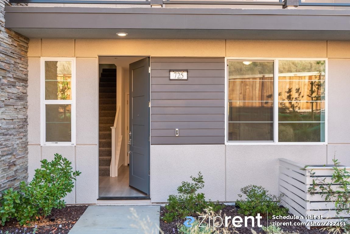 725 Delve Ct - Photo 2 of 30