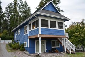 featured image of 12 River Falls Dr