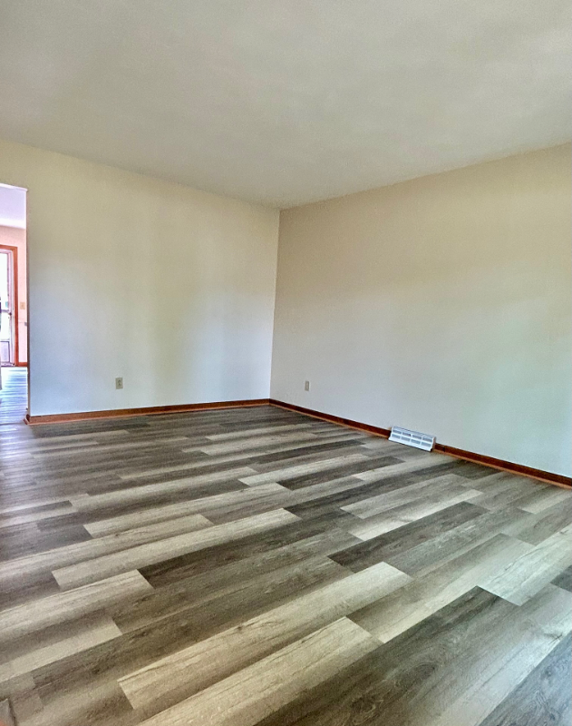 2406 Rockspring Rd - Photo 2 of 10