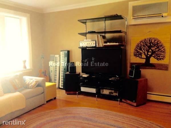 7 Regent Cir - Photo 3 of 9