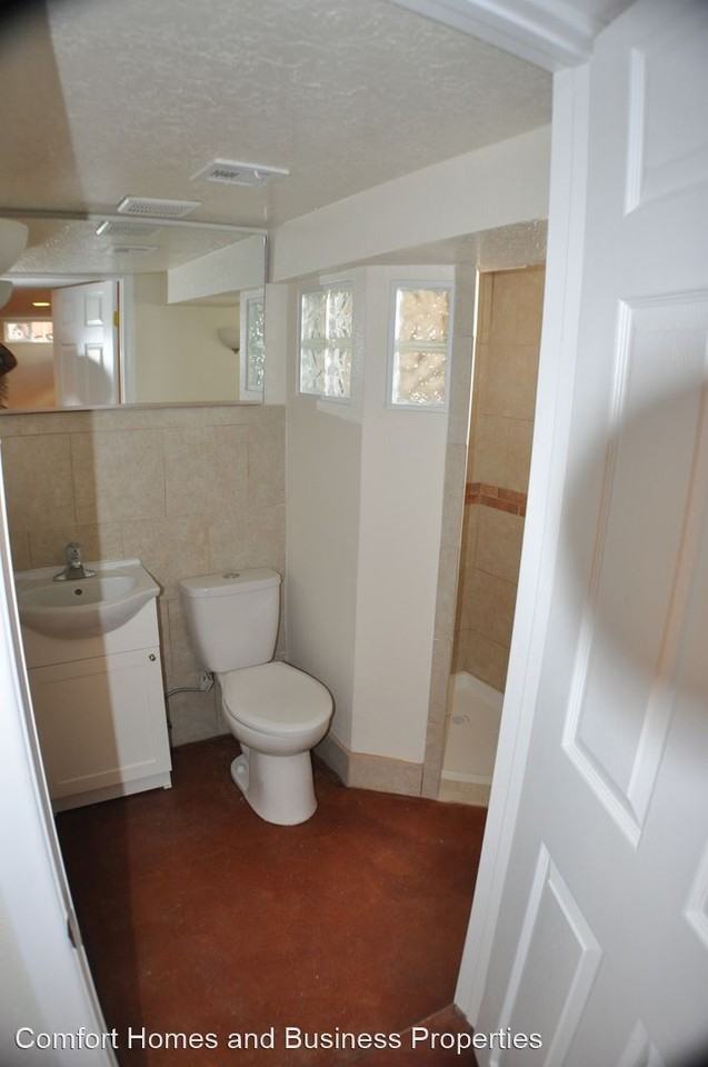 201 Maple St Ne - Photo 3 of 17