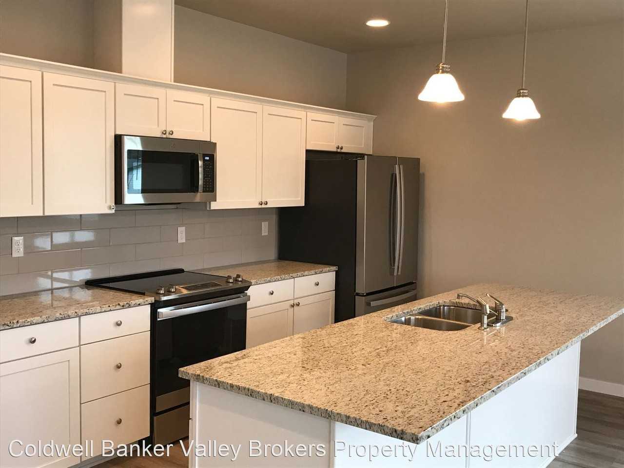 1551 Timothy St - Photo 2 of 32