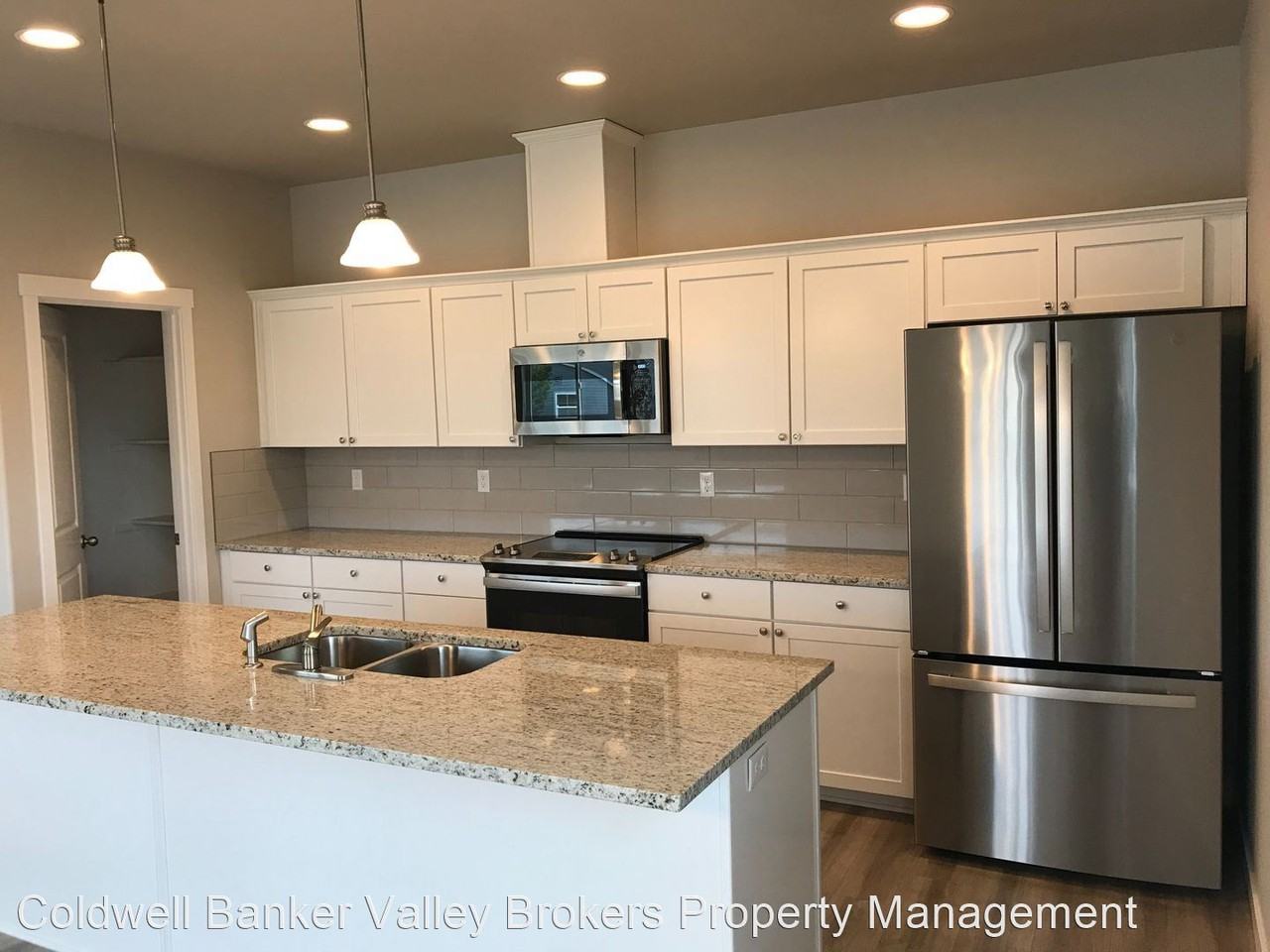 1551 Timothy St - Photo 3 of 32