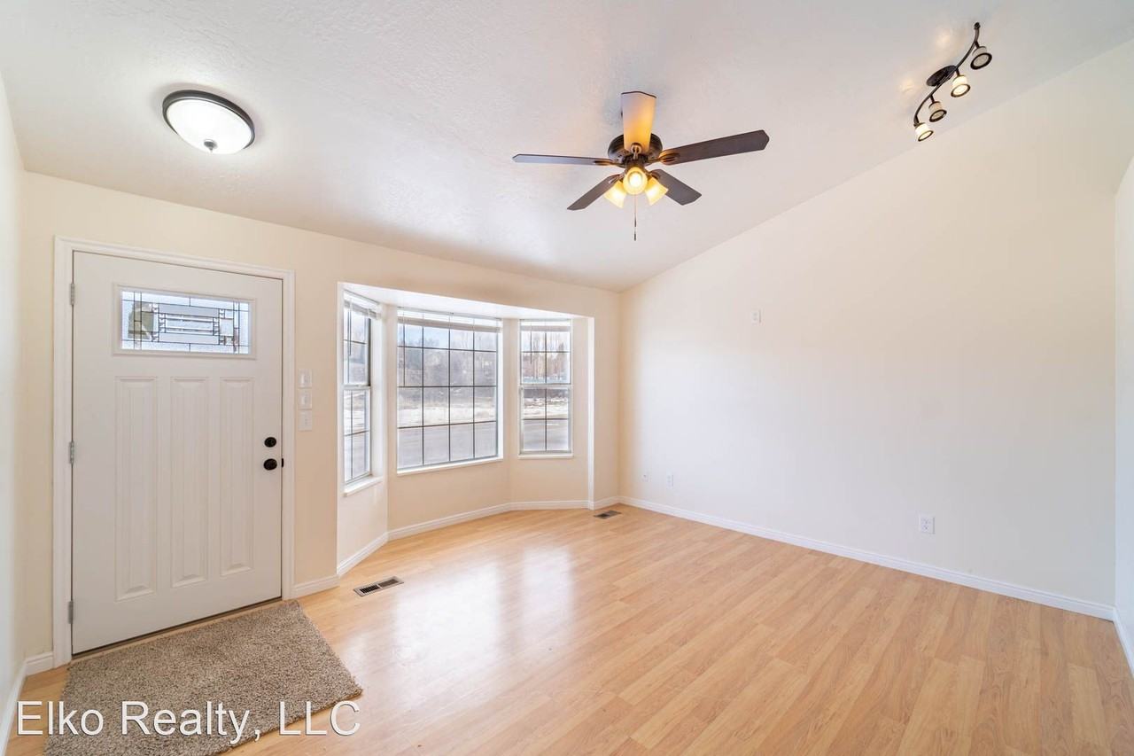 703 Mittry Ave - Photo 2 of 15