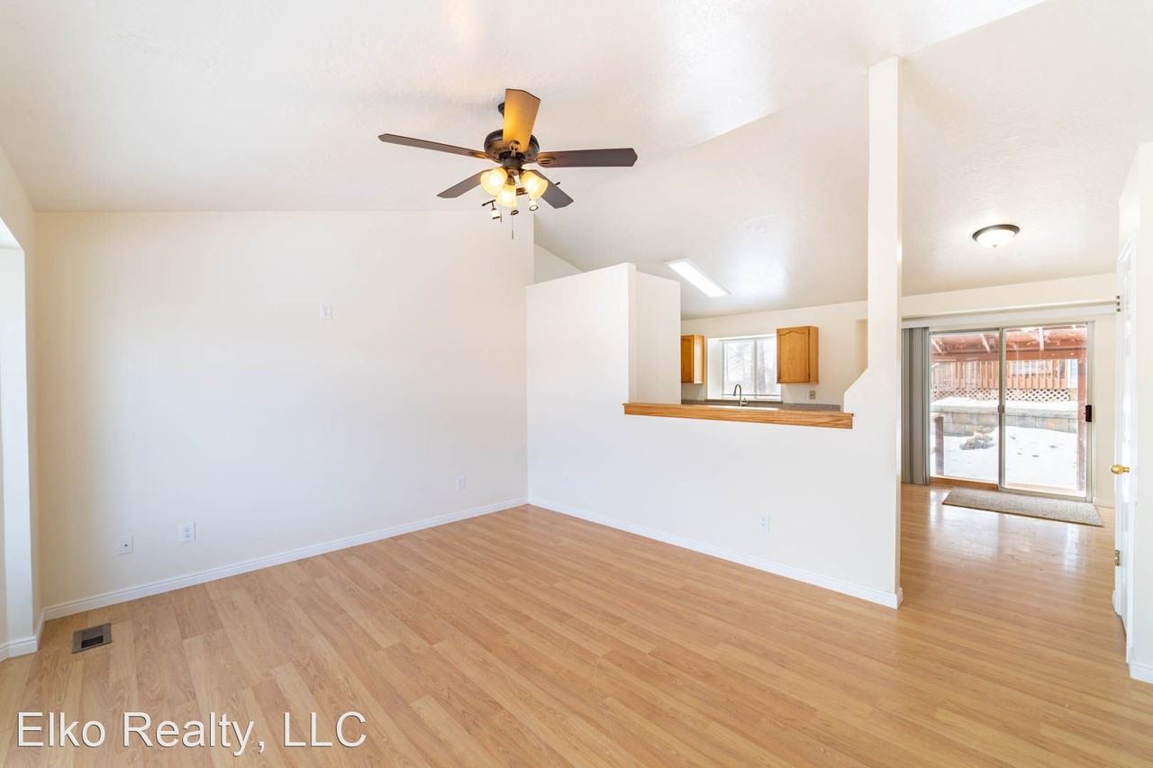 703 Mittry Ave - Photo 3 of 15