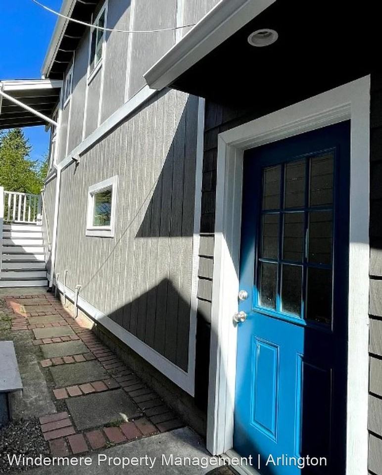 19707 61st Pl Ne - Photo 2 of 16