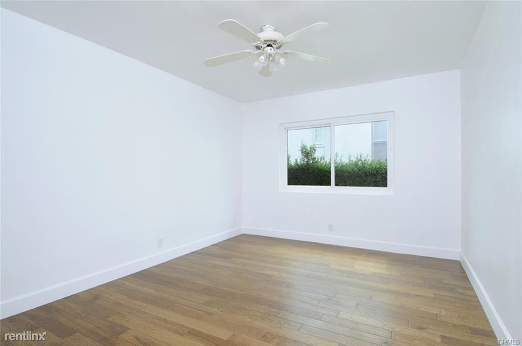 2458 Sleepy Hollow Dr - Photo 3 of 9