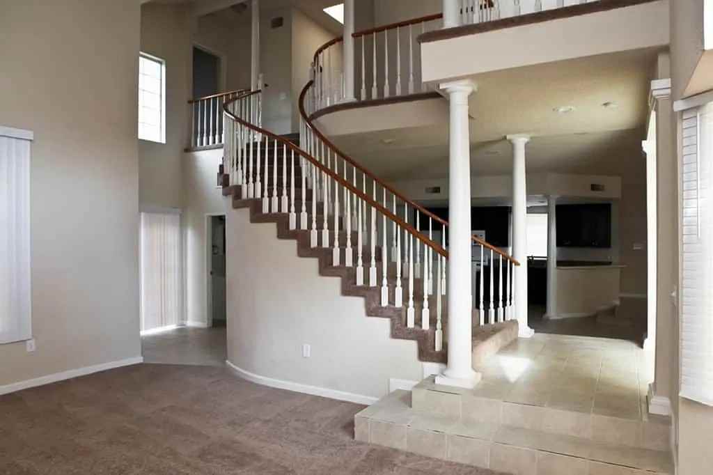 4044 W 57th St - Photo 2 of 8