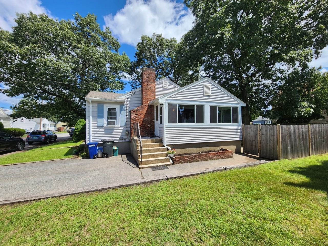 9 Gregg St - Photo 3 of 25