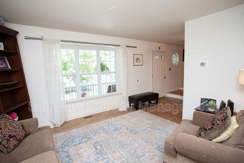 151 Holmes Ter - Photo 3 of 47