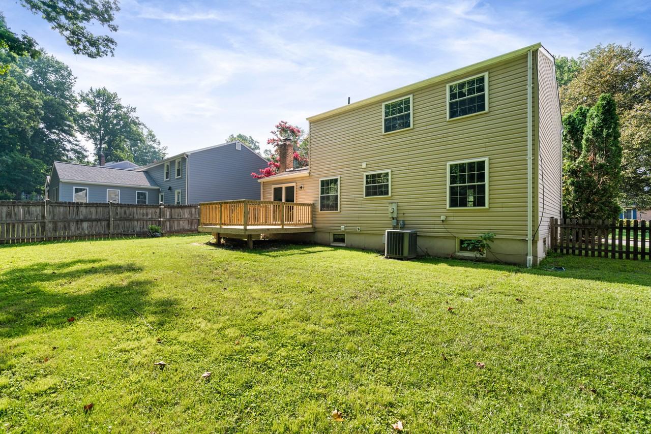 5713 Heming Ave - Photo 3 of 27