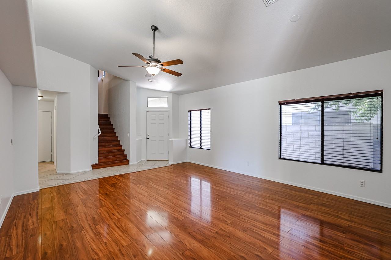 20412 N 32nd Pl - Photo 6 of 36