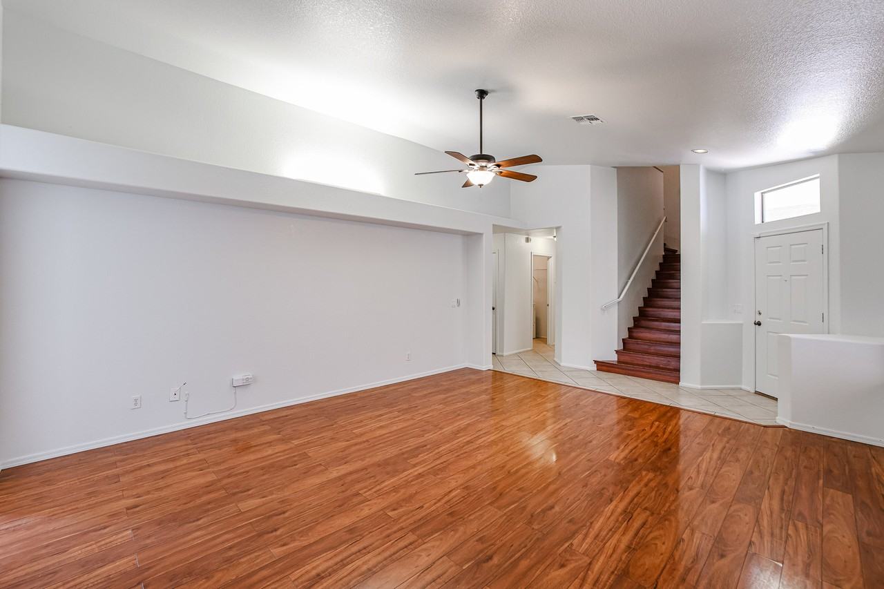 20412 N 32nd Pl - Photo 7 of 36