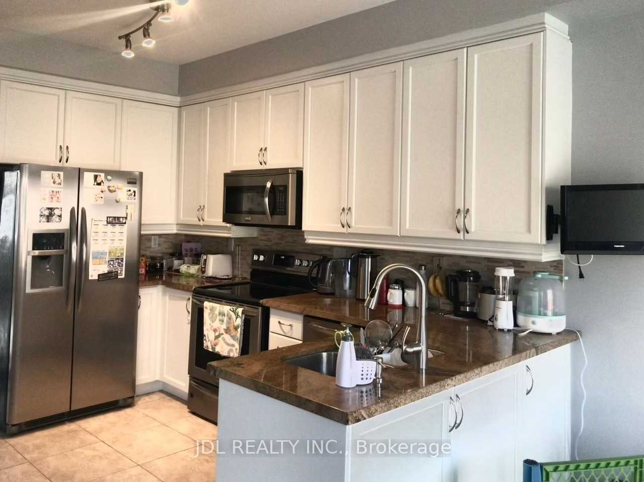 110 Autumn Hill Boulevard - Photo 2 of 10