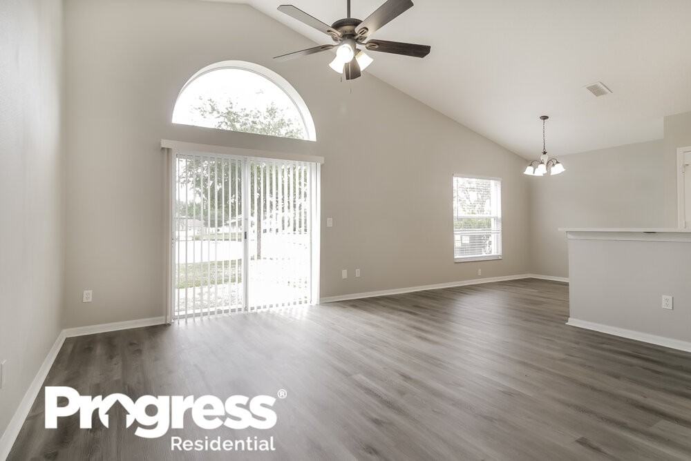 16920 Deer Oak Ln - Photo 3 of 18