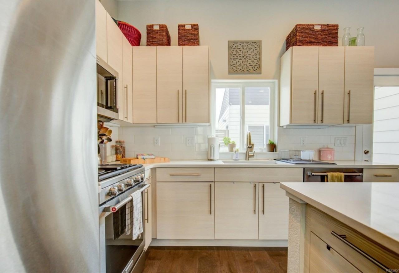 2830 W Parkside Pl #NA - Photo 2 of 20