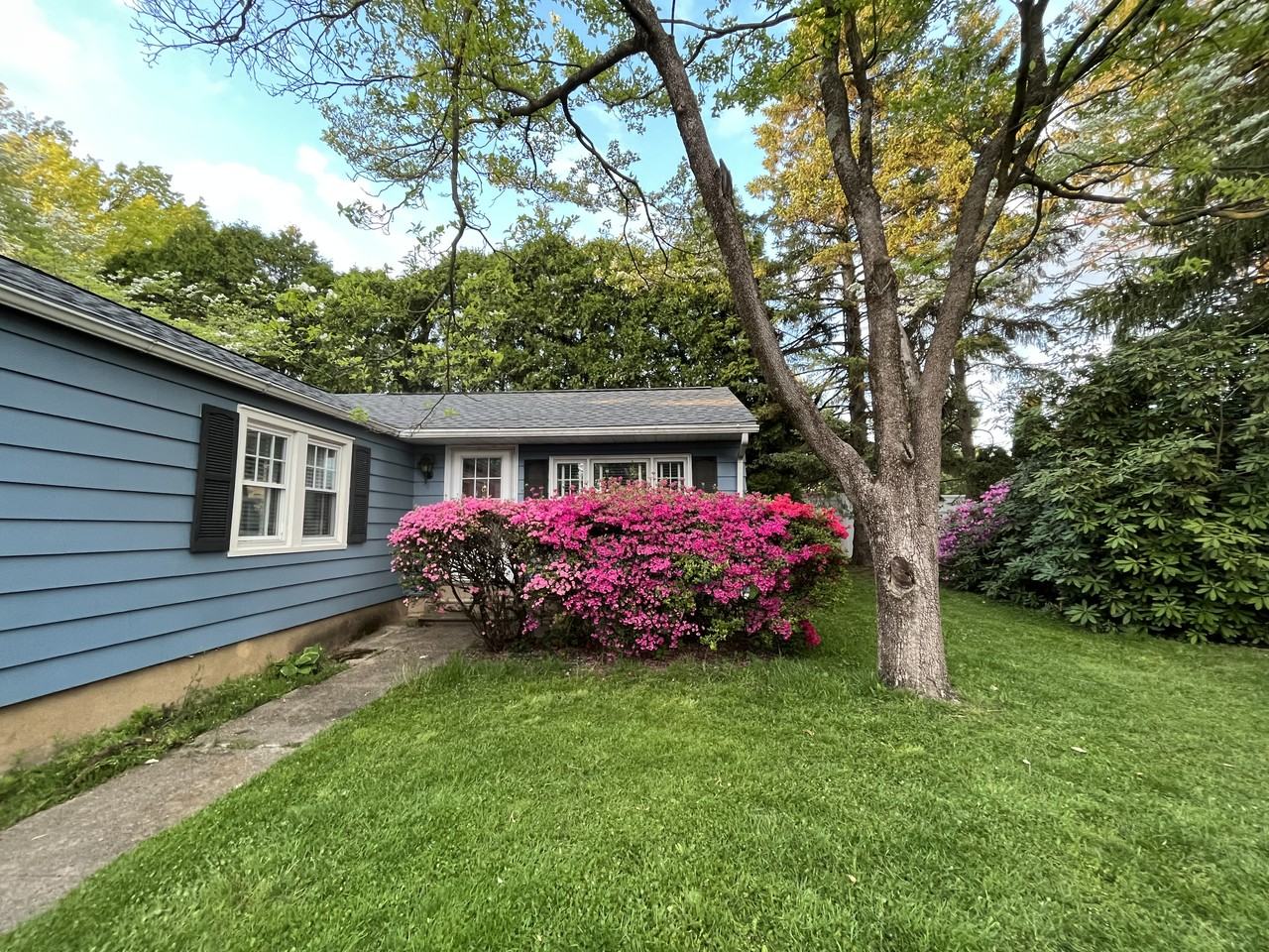 448 Clearview Ave #NA - Photo 3 of 16