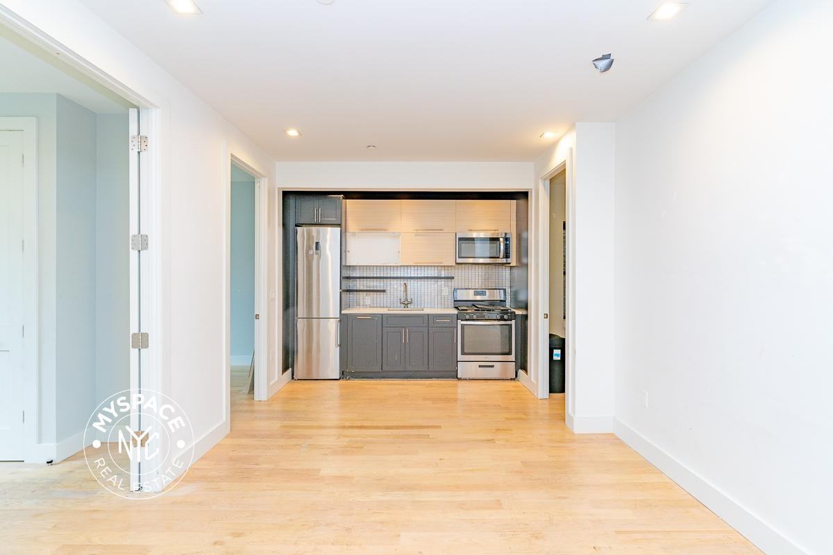 1874 Hart St #1b - Photo 2 of 16
