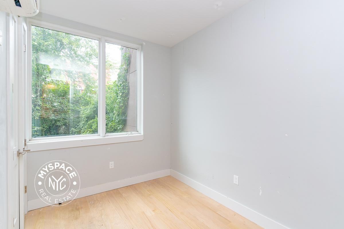 1874 Hart St #1b - Photo 6 of 16