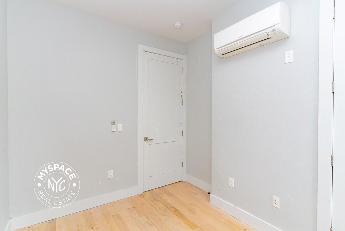 1874 Hart St #1b - Photo 7 of 16