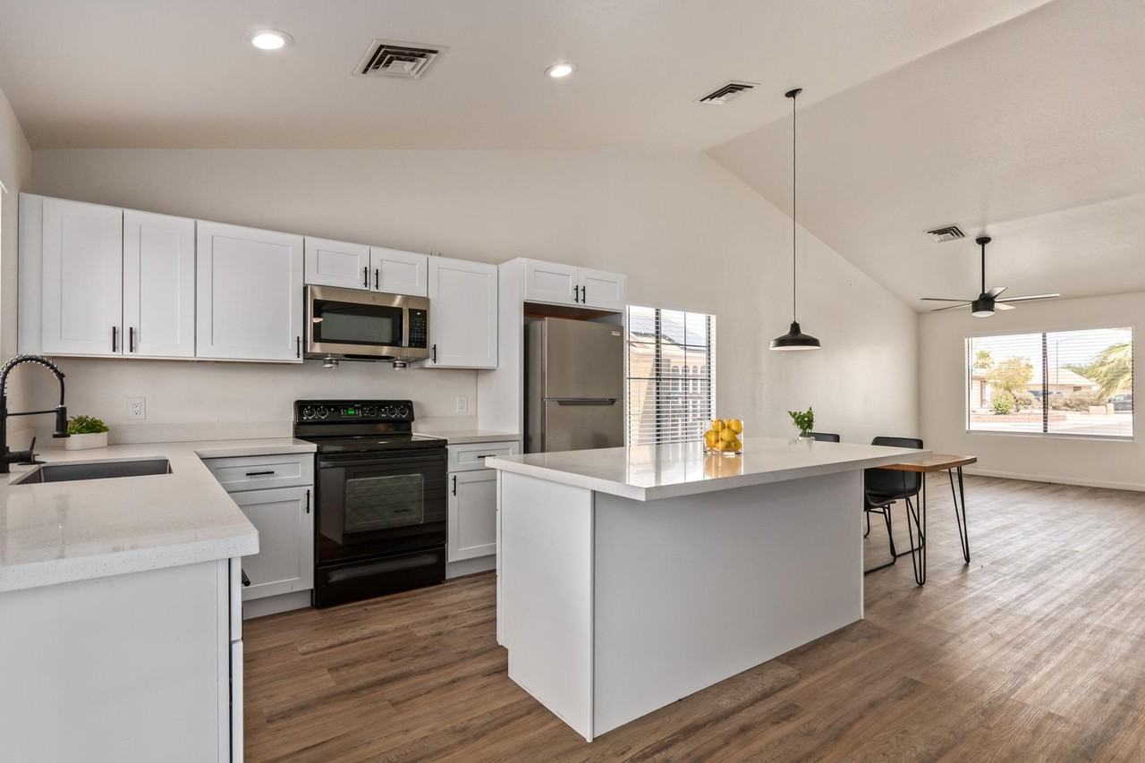 E Sierra St - Photo 4 of 11