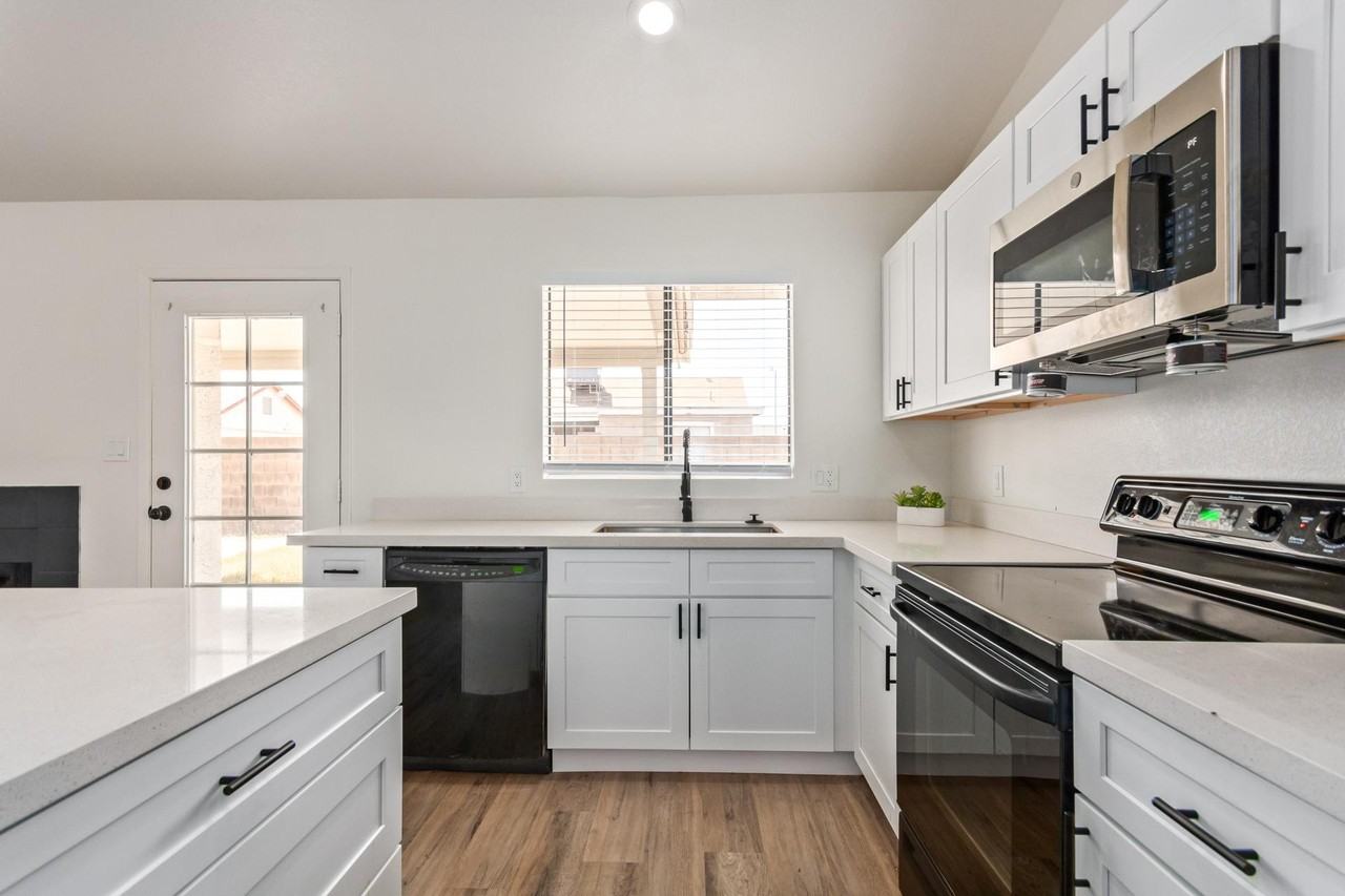 E Sierra St - Photo 3 of 11