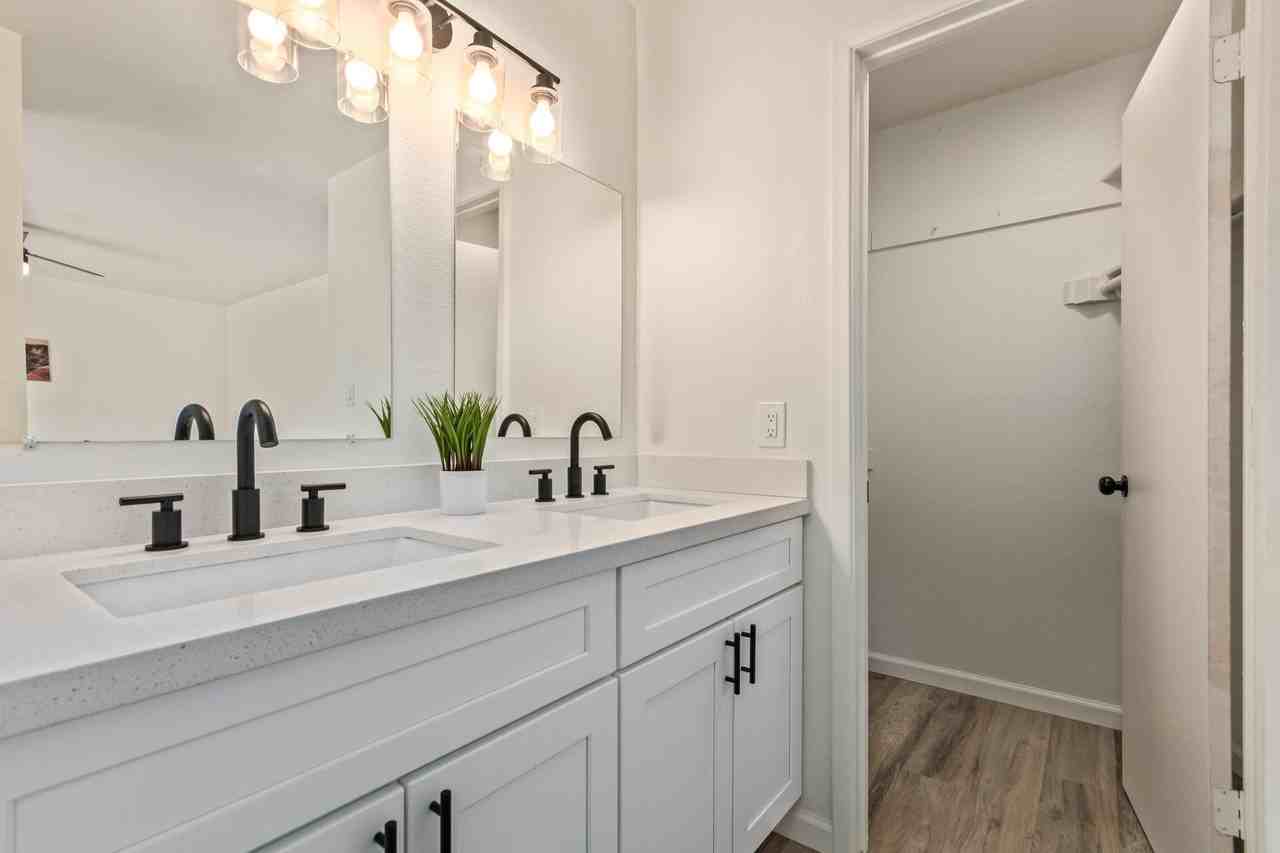 E Sierra St - Photo 5 of 11