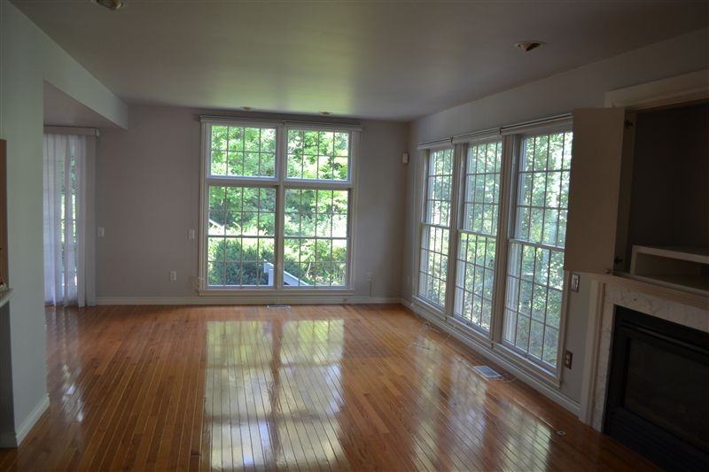 3190 Cardinal Dr - Photo 3 of 12