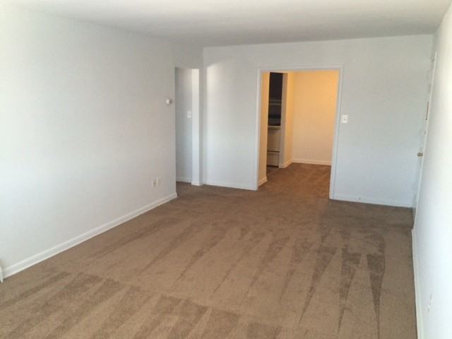 Williamsburg Apartments - Photo 2 of 12