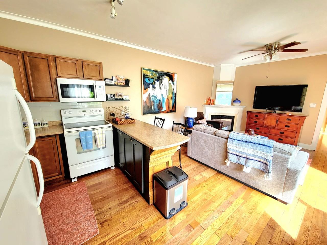 Garden Apartment - Photo 2 of 21