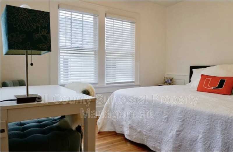 2115 10th St N - Photo 3 of 11