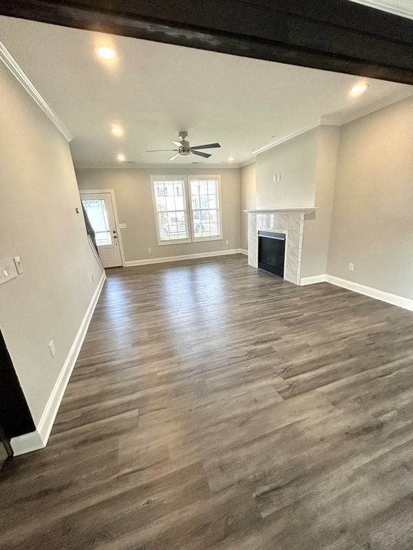 728 Robert Moses Dr - Photo 2 of 26