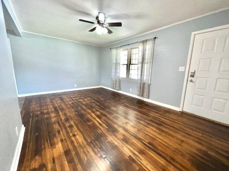 7872 E Independence St - Photo 2 of 13