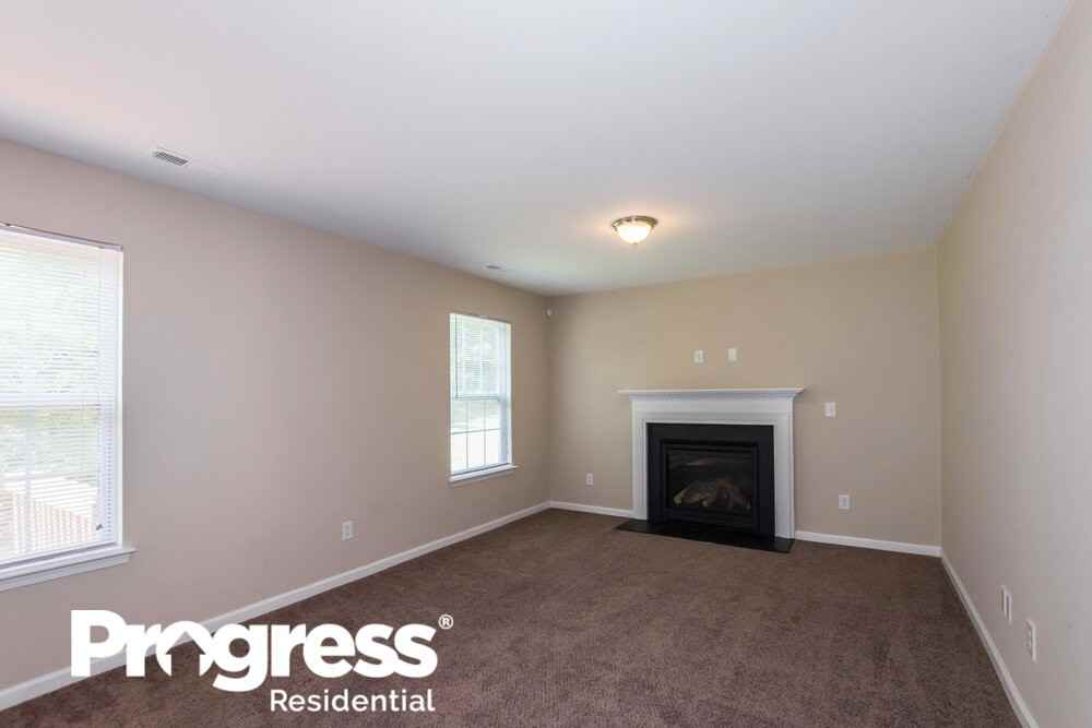 1655 Moss Creek Dr - Photo 2 of 17