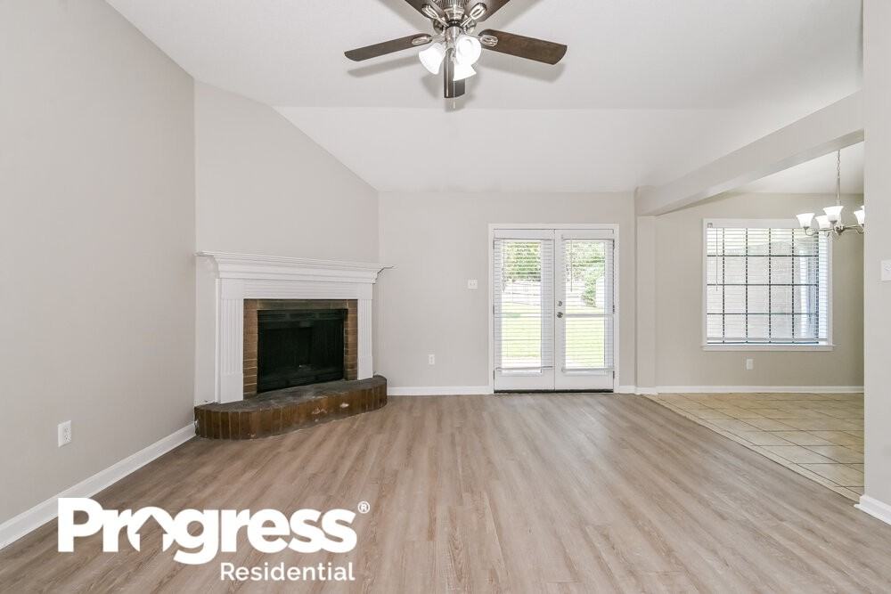 5543 Harvey Pointe Ln - Photo 3 of 16