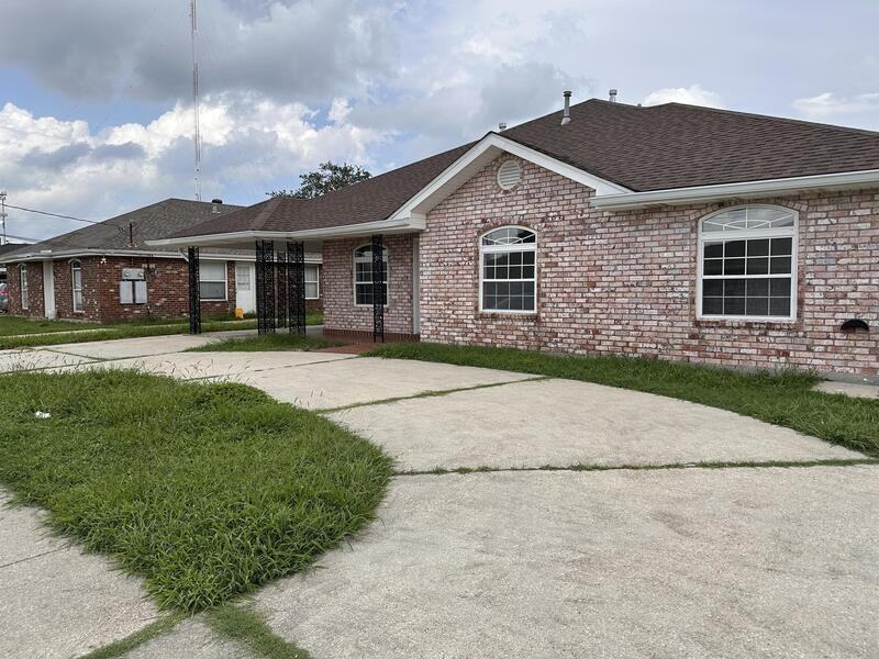 501 E Genie St - Photo 4 of 30