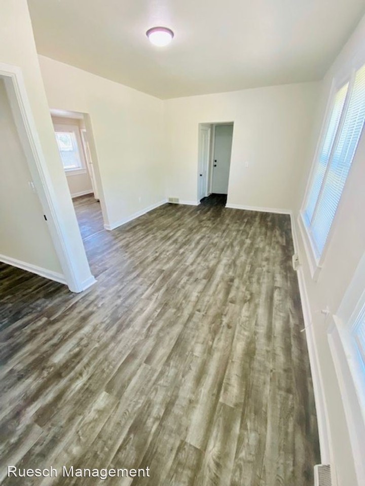 529-531 5th St - Photo 3 of 9