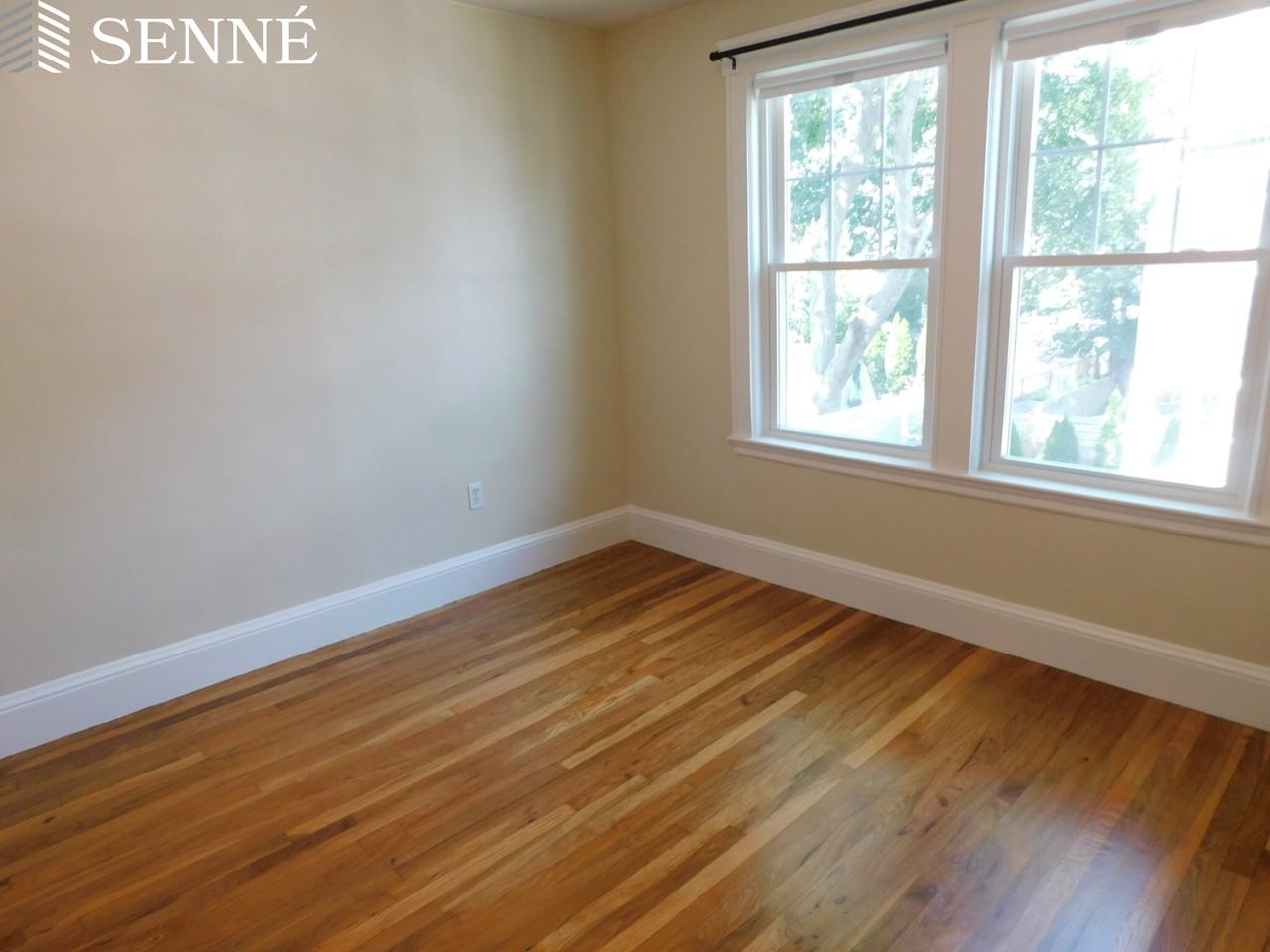 137 Fayerweather St - Photo 4 of 11