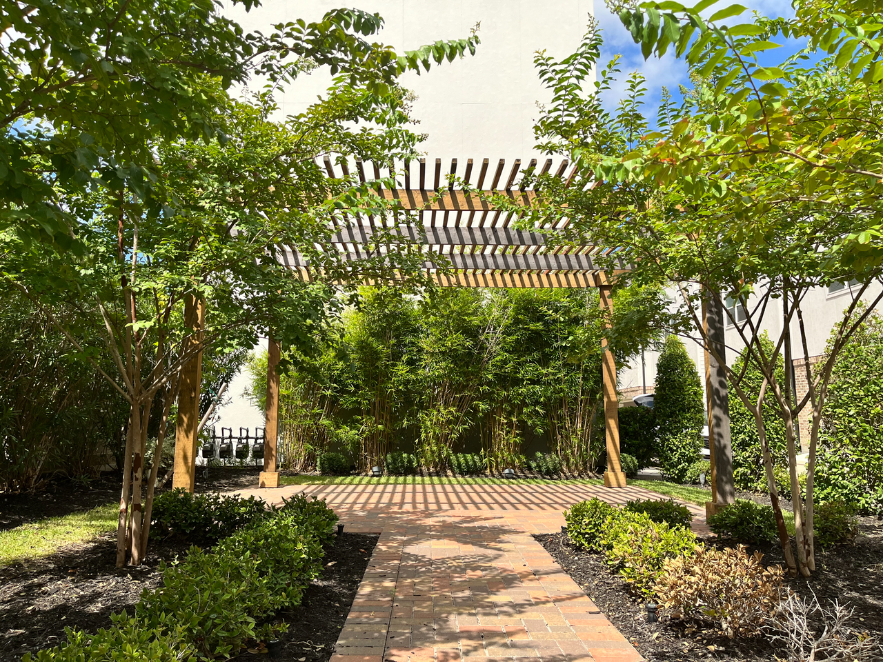 ACODA Post Oak - Photo 2 of 9