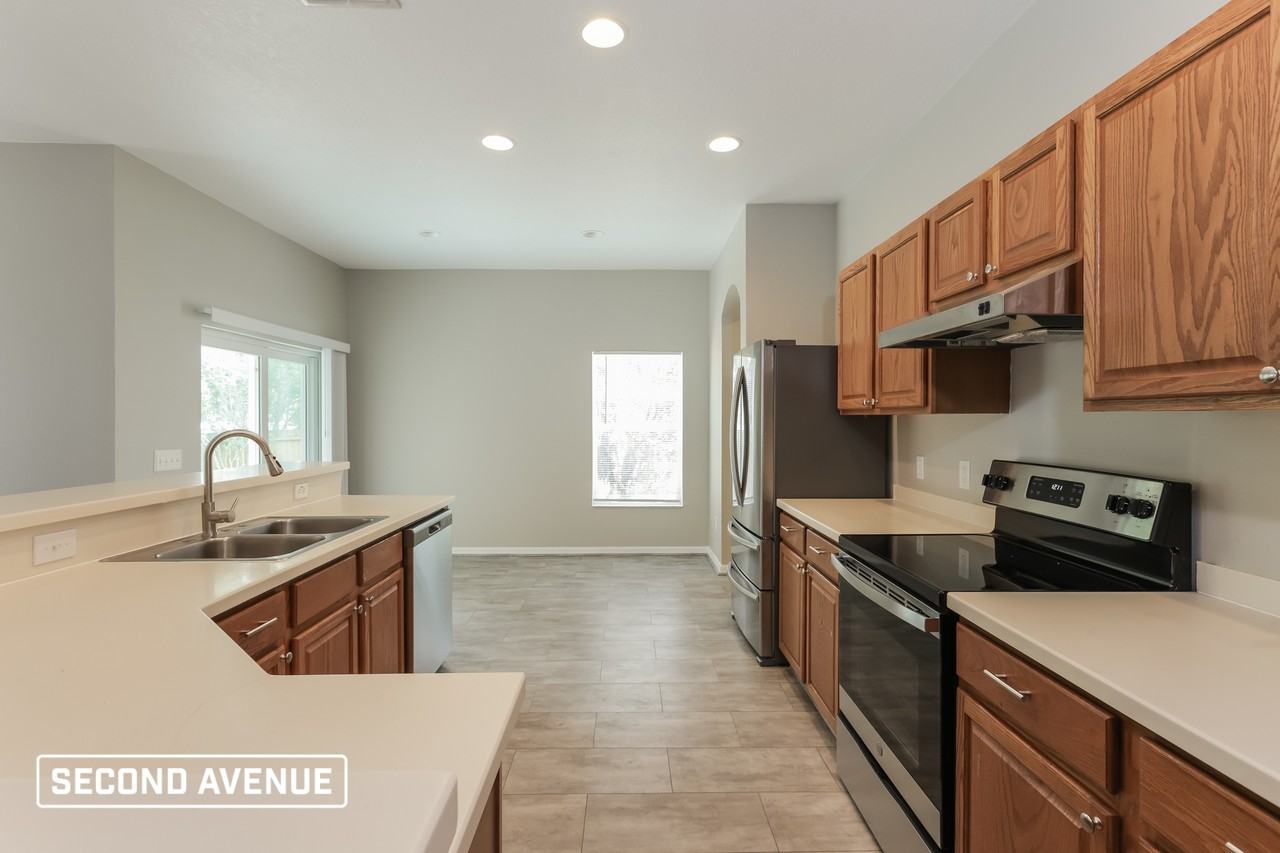 726 Star Pointe Dr - Photo 3 of 17